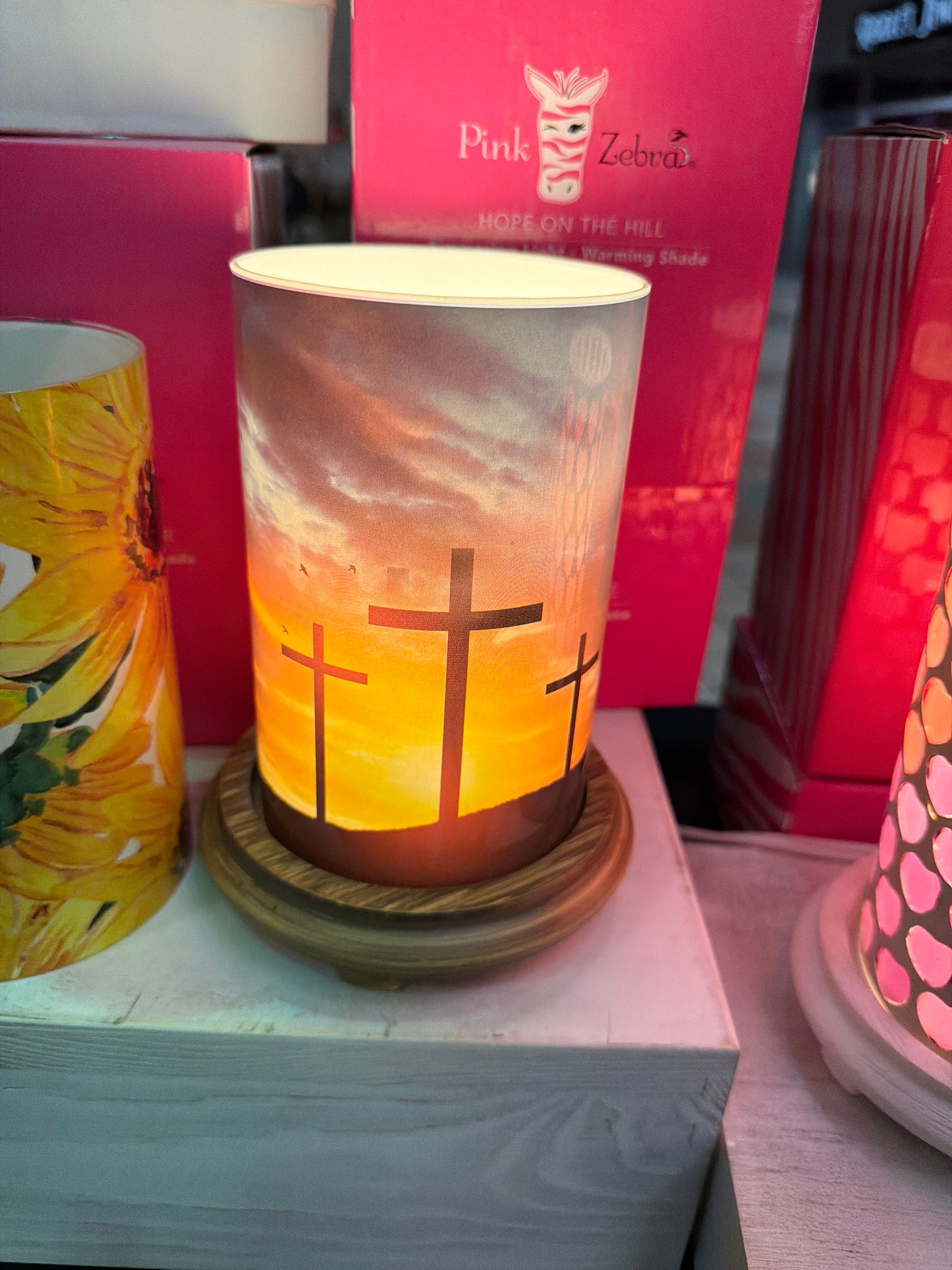 Hope on the Hill Simmering Light